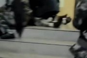 云南一职业学院军训学生晕倒引关注 校方：系个别学生身体原因非缺氧所致
