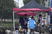 【独家】郑州富士康iPhone 17产能冲刺：港区基地近20万工人两班赶工 产线利用率达九成
